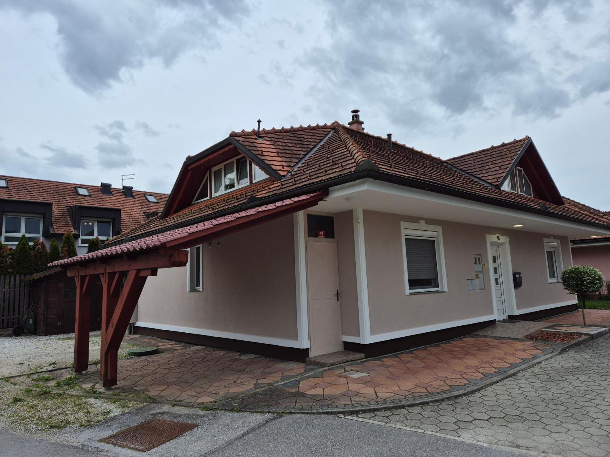 Oddih V Mirnem In Zelenem Okolju Apartment Skofljica Bagian luar foto