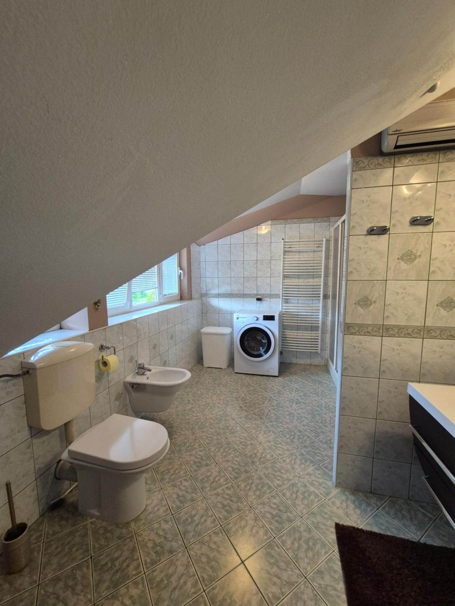 Oddih V Mirnem In Zelenem Okolju Apartment Skofljica Bagian luar foto