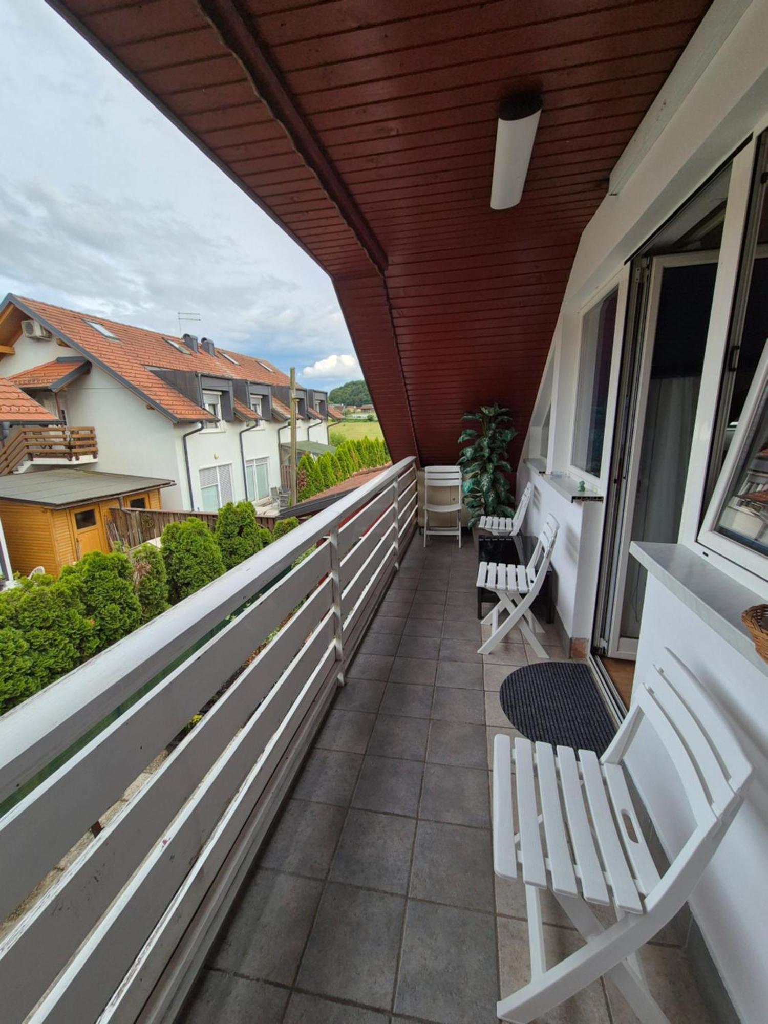 Oddih V Mirnem In Zelenem Okolju Apartment Skofljica Bagian luar foto